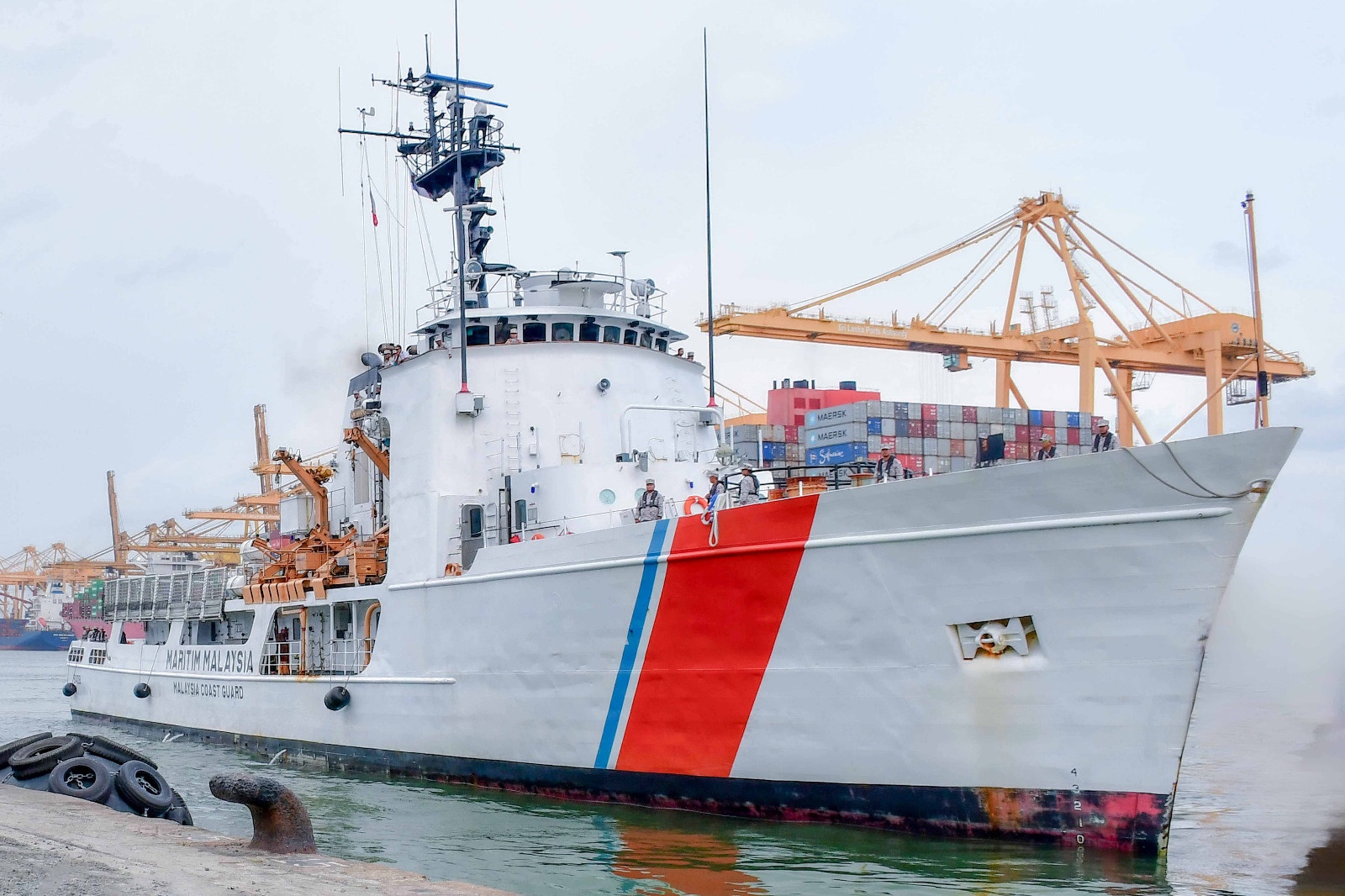 Malaysian Coast Guard Ship arrives in Colombo | The Morning