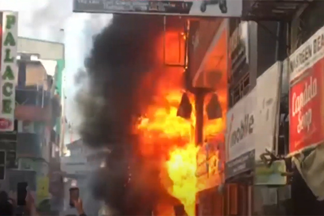 Fire breaks out in Pettah | The Morning