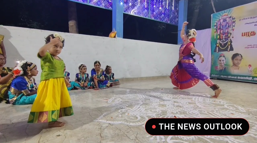 பரதநாட்டிய கலைஞர்களை பார்த்து தானும் அபிநயம் பிடித்த சின்னஞ்சிறு சிறுமி - இணையத்தை கவரும் அழகான வீடியோ! - 3