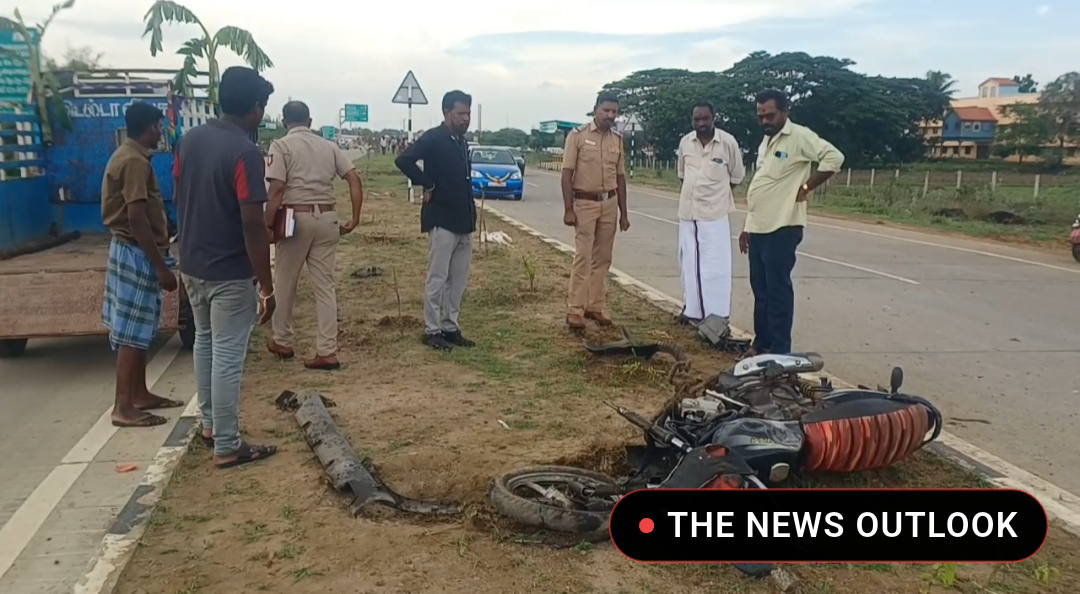 சீர்காழி அருகே மாடு மீது கார் மோதி கோர விபத்து: 7 பேர் படுகாயம்! - 2