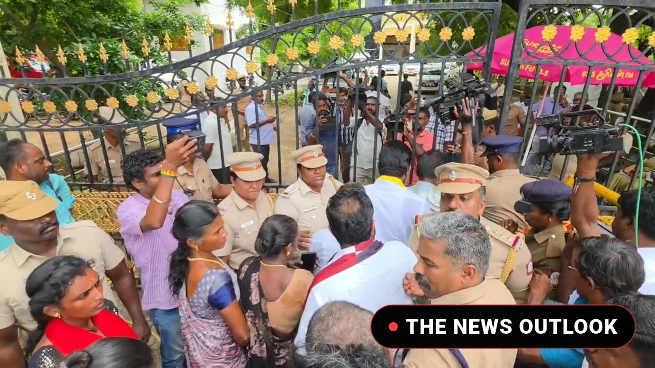 நெல்லை ஆட்சியர் அலுவலகத்தில் பரபரப்பு: கைதி மரணத்திற்கு நீதி கேட்டு முற்றுகை போராட்டம் - 2