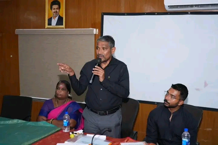 பருவமழை முன்னெச்சரிக்கை குறித்து அமைச்சர் ஆலோசனை