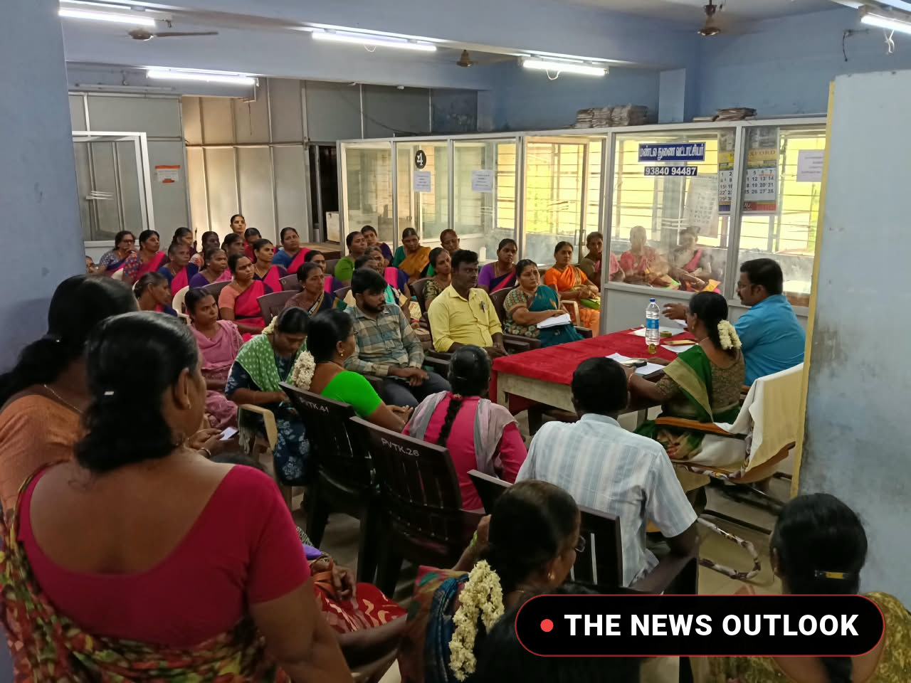 பரமத்தி வேலுாரில் வாக்குச்சாவடிகள் மறுசீரமைப்பு: அனைத்துக் கட்சிகள் ஆலோசனைக் கூட்டம்