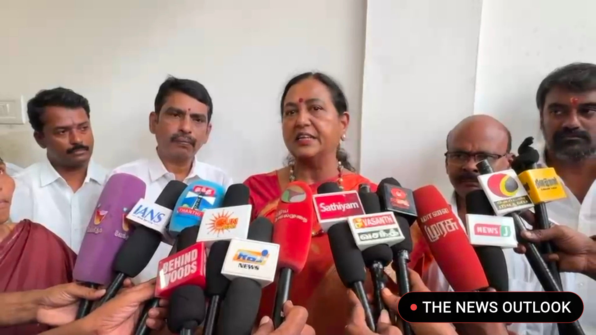 அரியலூர் ; தமிழ்நாட்டில் உள்ள அனைத்து துறைகளிலும் மாற்றம் வர வேண்டும் பிரேமலதா விஜயகாந்த் பேட்டி