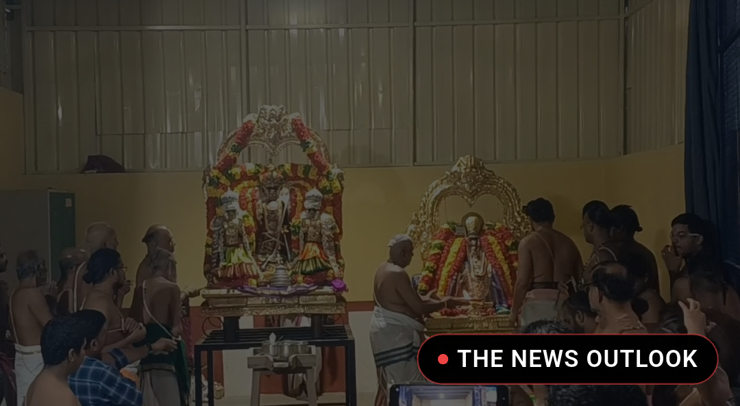 சீர்காழி எடுத்த திருமணிக்கூடம் ஸ்ரீ  வரதராஜ பெருமாள் கோவில் 
ஜீர்ணோத்தாரண அஷ்டபந்தன மஹா கும்பாபிஷேகம் திரளானோர்  பங்கேற்று பெருமாளை  சேவித்தனர்.
