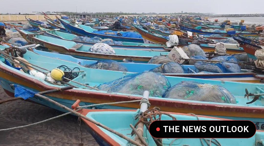 மயிலாடுதுறையில் 2வது நாளாக மீனவர்கள் கடலுக்கு செல்லவில்லை: 28 கிராமங்களில் பாதிப்பு - 2