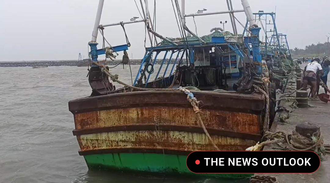 மயிலாடுதுறையில் 2வது நாளாக மீனவர்கள் கடலுக்கு செல்லவில்லை: 28 கிராமங்களில் பாதிப்பு - 4