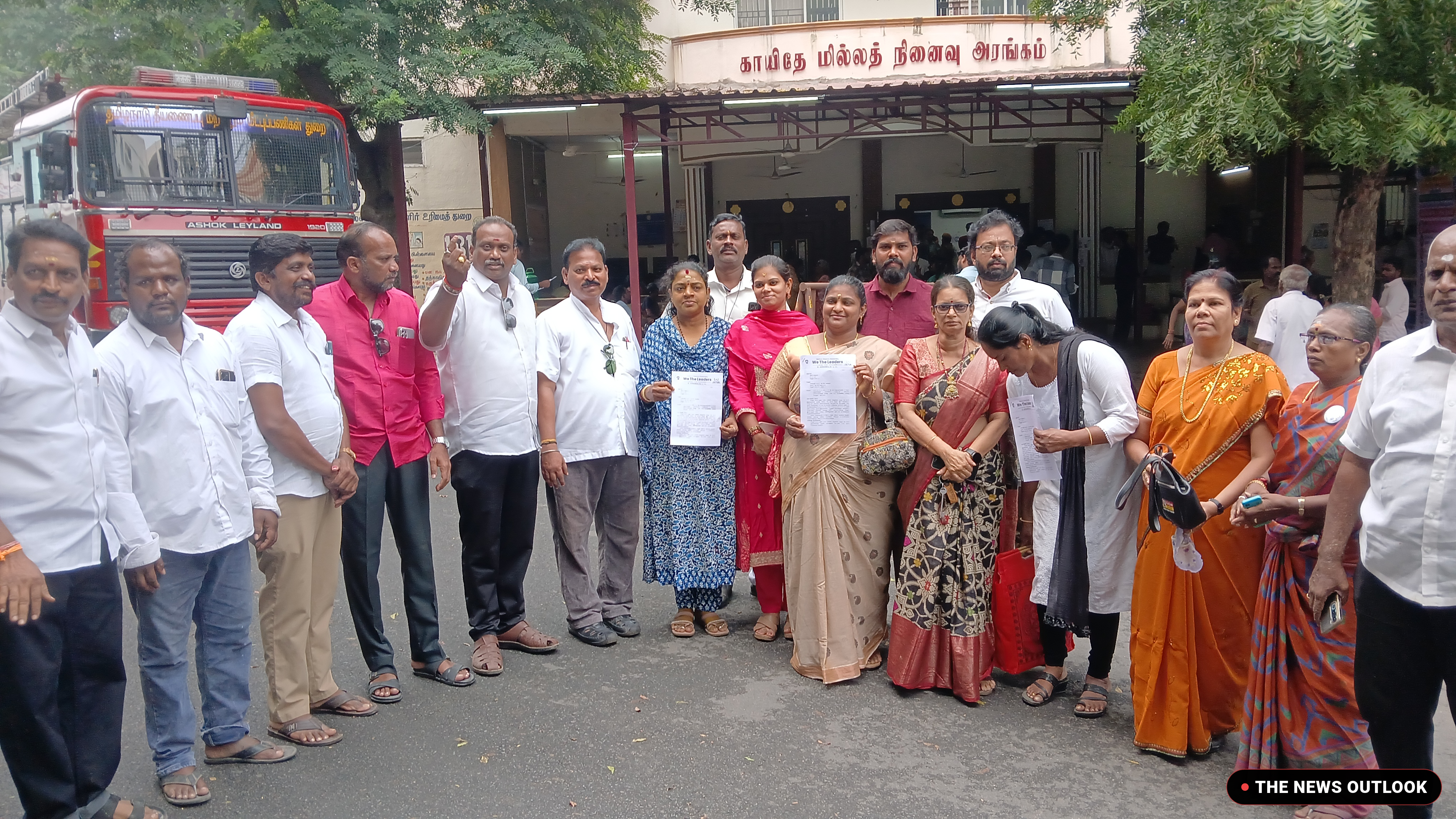 மாணவர்களின் எதிர்காலத்தைக் காக்க வேலூர் ஆட்சியரிடம் குவிந்த இளைஞர்கள்!