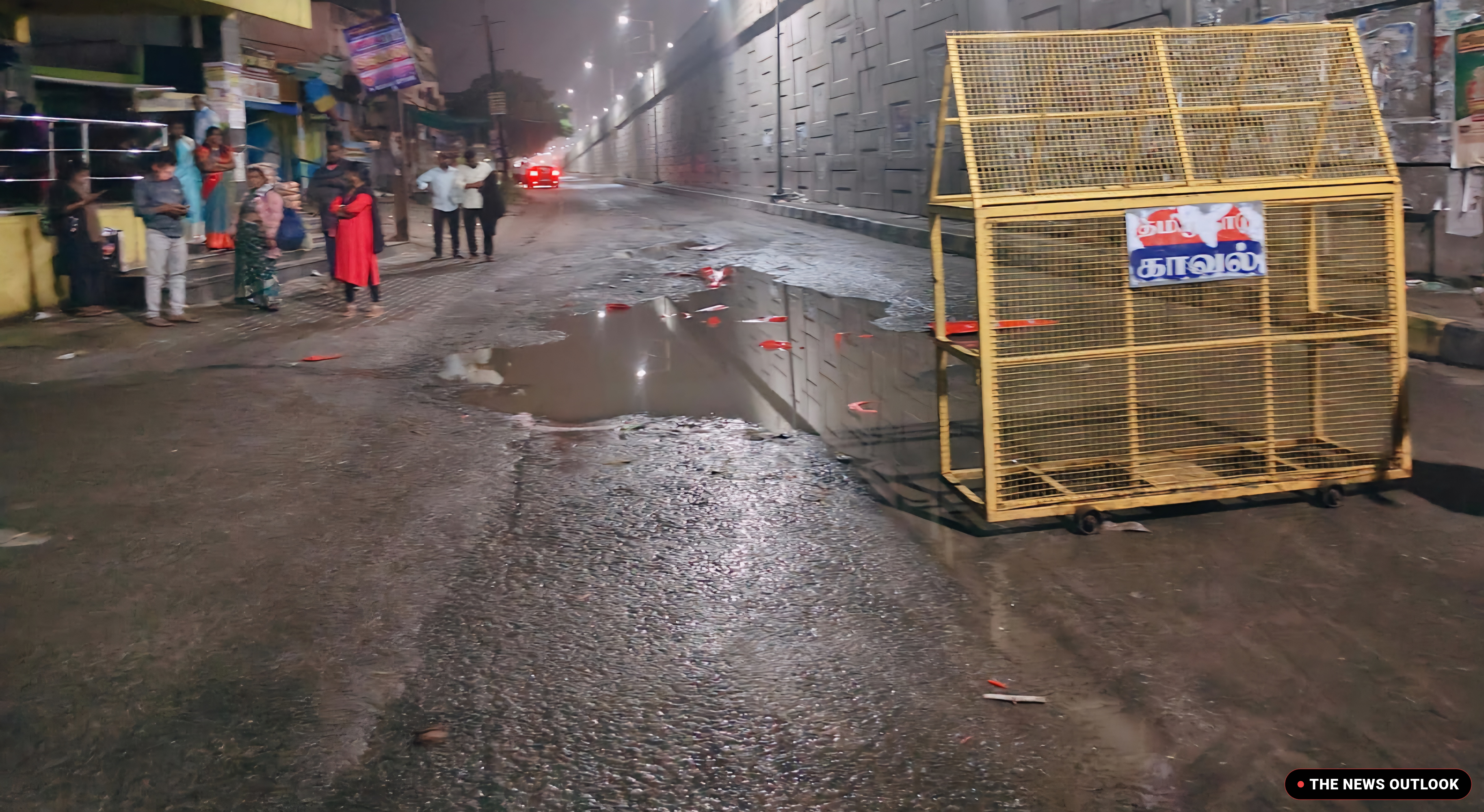 மாதனூர் - ஆம்பூர் சாலையில் பள்ளம்: வாகன ஓட்டிகள் அவதி! - 2