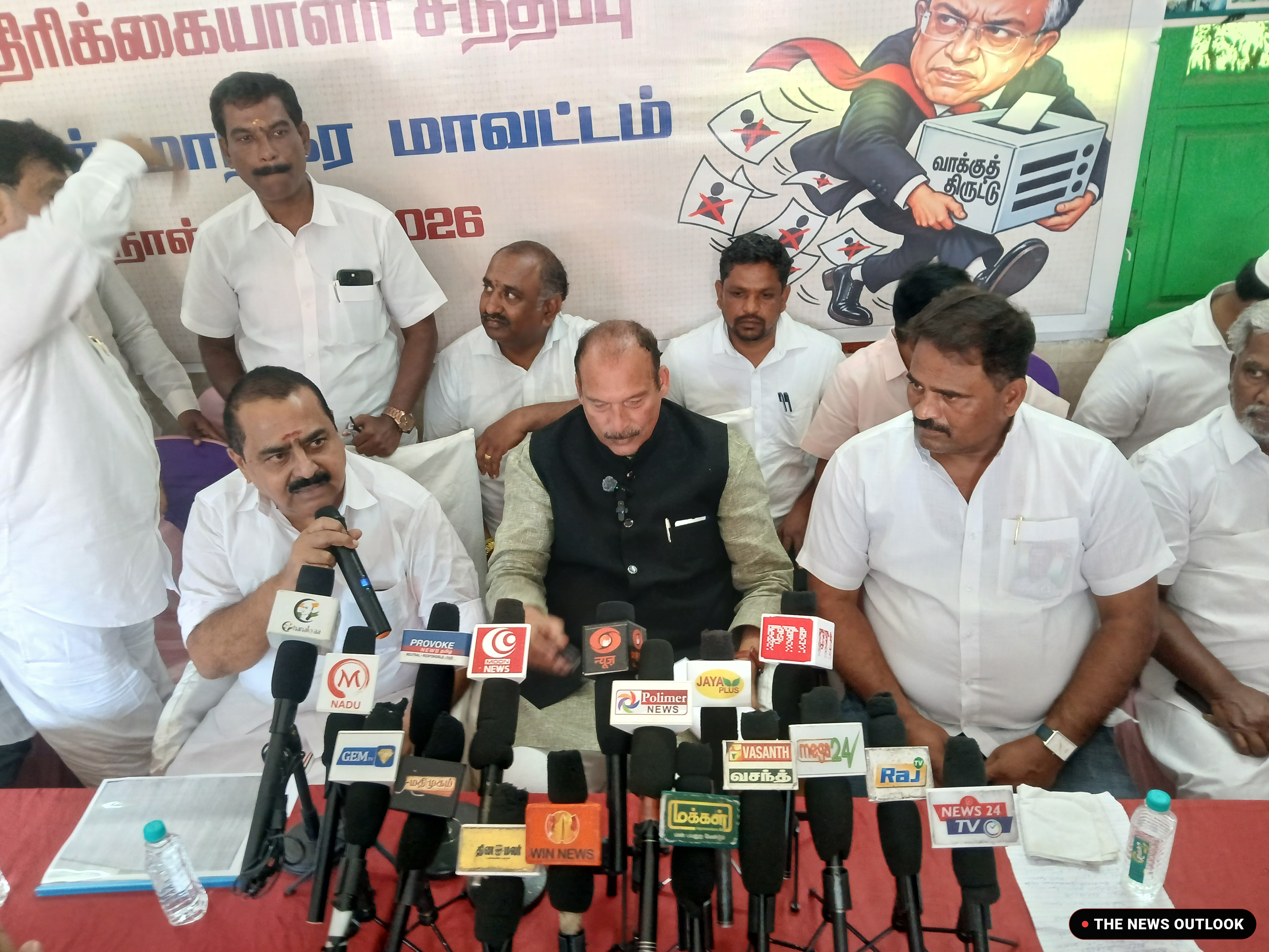 வாக்காளர் பட்டியலில் முறைகேடு: தேர்தல் ஆணையர் பதவி விலக வேண்டும் - இவான் டிசோசா வலியுறுத்தல் - 2