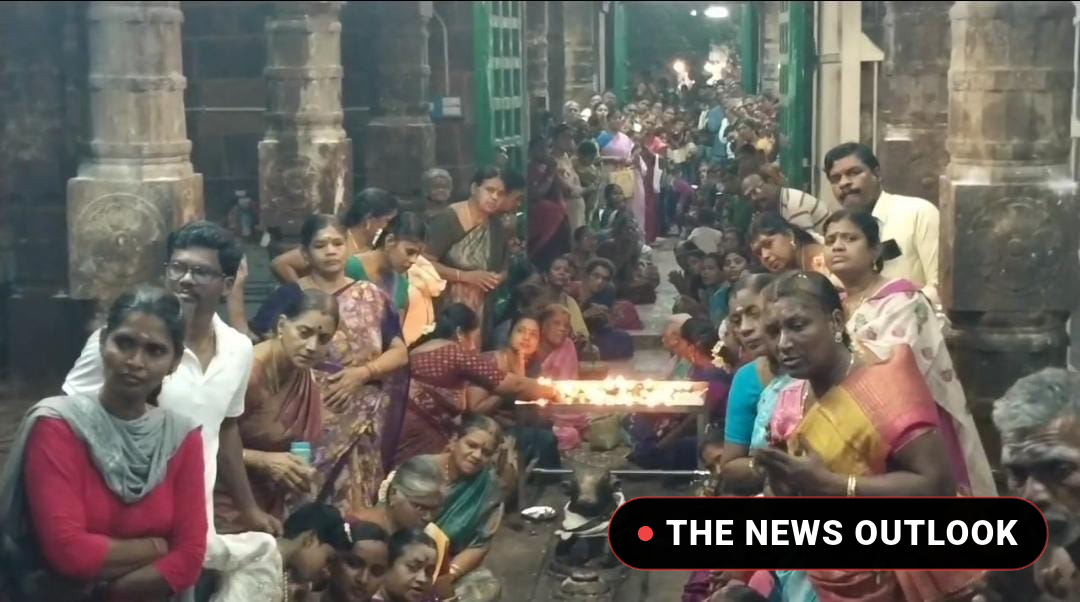 பக்தர்களைப் பரவசப்படுத்திய மயிலாடுதுறை உக்தவேதீஸ்வரர் கோயில் அன்னாபிஷேகம்! - 3