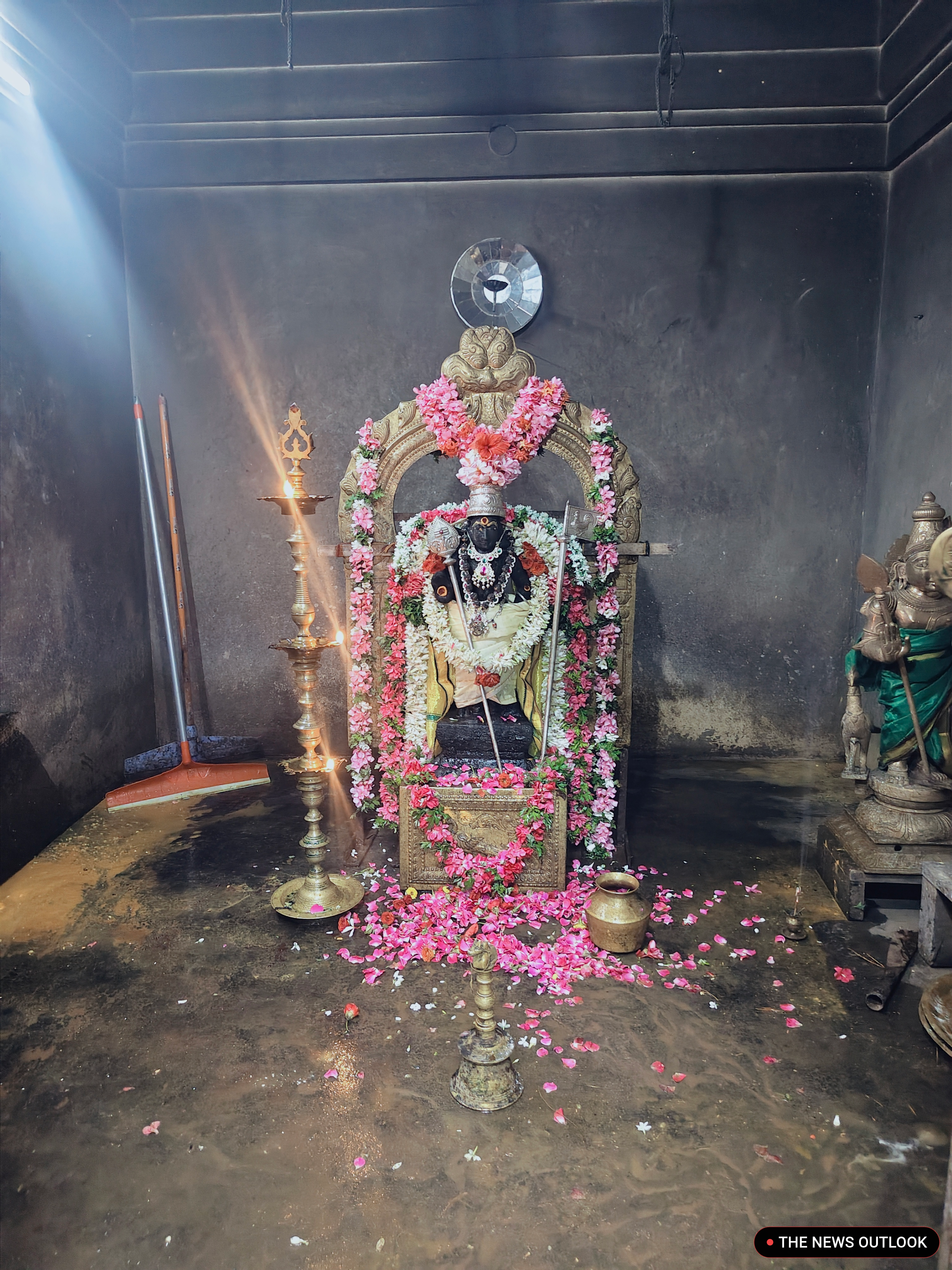 ஐப்பசி கார்த்திகையை முன்னிட்டு பாலமுருகன் சுவாமிக்கு சிறப்பு அபிஷேகம்!