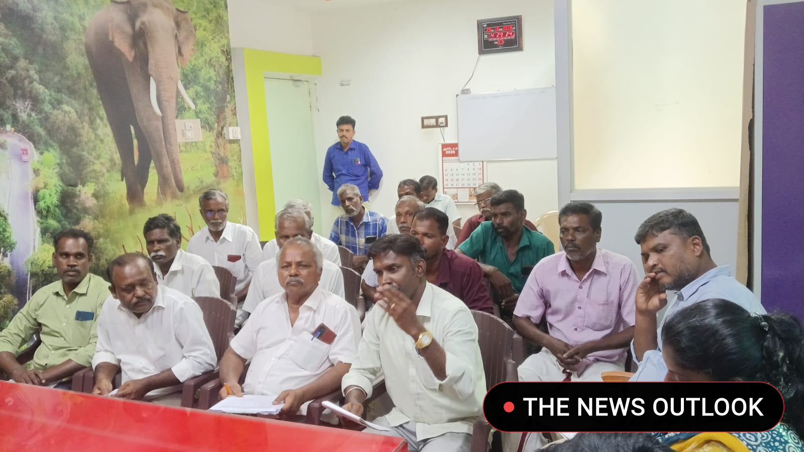 பவானிசாகர் அணை மீன்பிடித் தொழிலாளர்களின் கூலி உயர்வு தொடர்பாக முத்தரப்புப் பேச்சுவார்த்தை