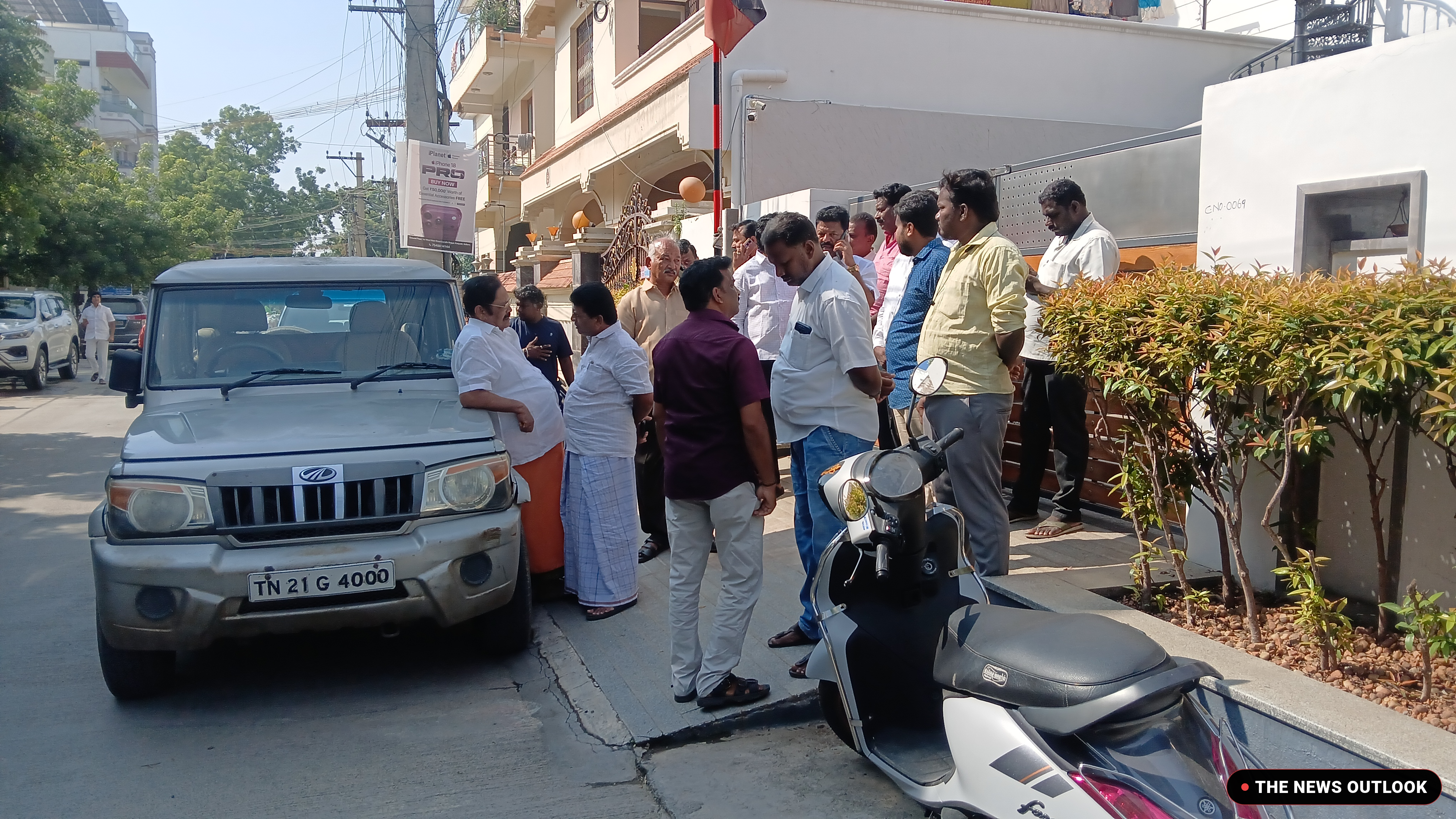வேலூர்: திமுக முன்னாள் எம்.எல்.ஏ வீட்டில் லஞ்ச ஒழிப்புத் துறை சோதனை - 3