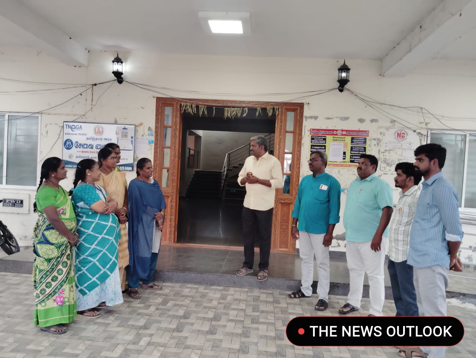 நம்பியூரில் அரசு ஊழியர்கள் கண்டன ஆர்ப்பாட்டம்