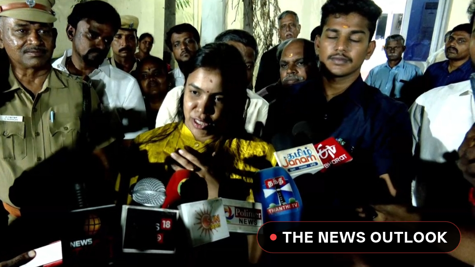 விமர்சனங்களுக்குப் பயப்பட மாட்டோம்: ஜெயலலிதாவை உதாரணமாகக் காட்டிய அமைச்சர் கீர்த்தனா!