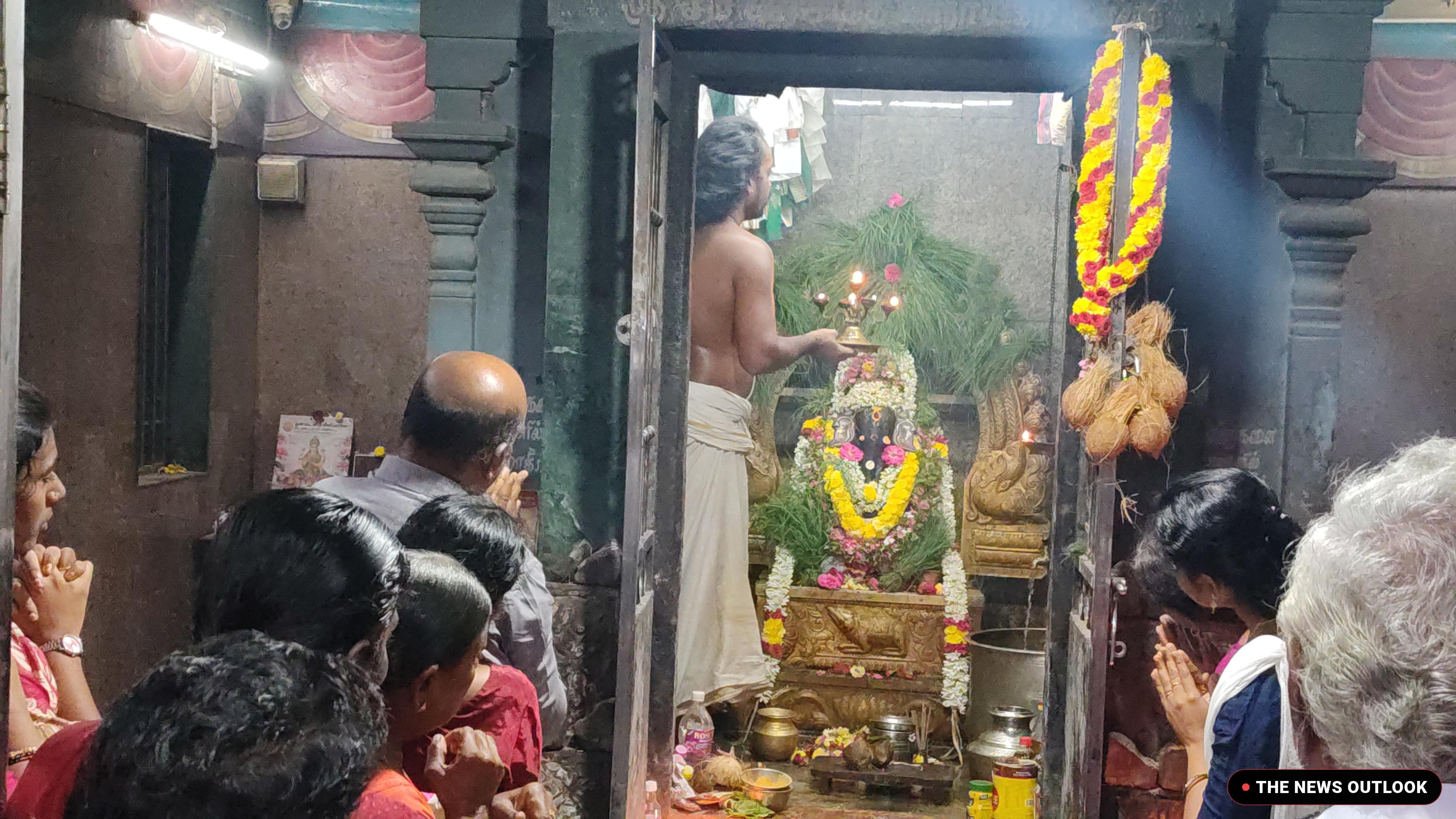 மயிலாடுதுறையில் உள்ள ஸ்ரீ ஓம் வரசித்தி விநாயகர் ஆலயத்தில் சங்கடஹர சதுர்த்தி விழா திரளான பக்தர்கள் சாமி தரிசனம் :- - 5