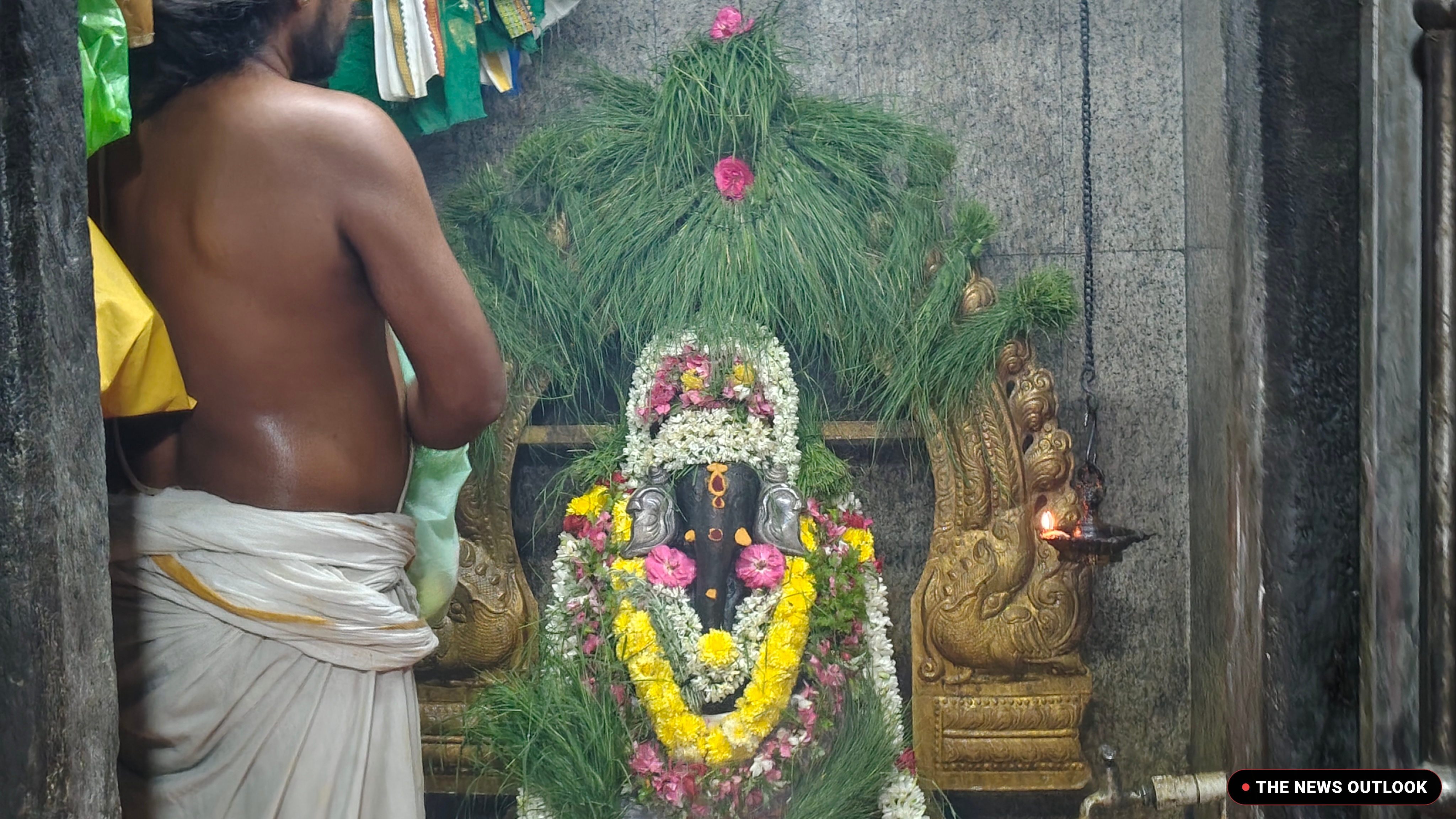 மயிலாடுதுறையில் உள்ள ஸ்ரீ ஓம் வரசித்தி விநாயகர் ஆலயத்தில் சங்கடஹர சதுர்த்தி விழா திரளான பக்தர்கள் சாமி தரிசனம் :- - 6