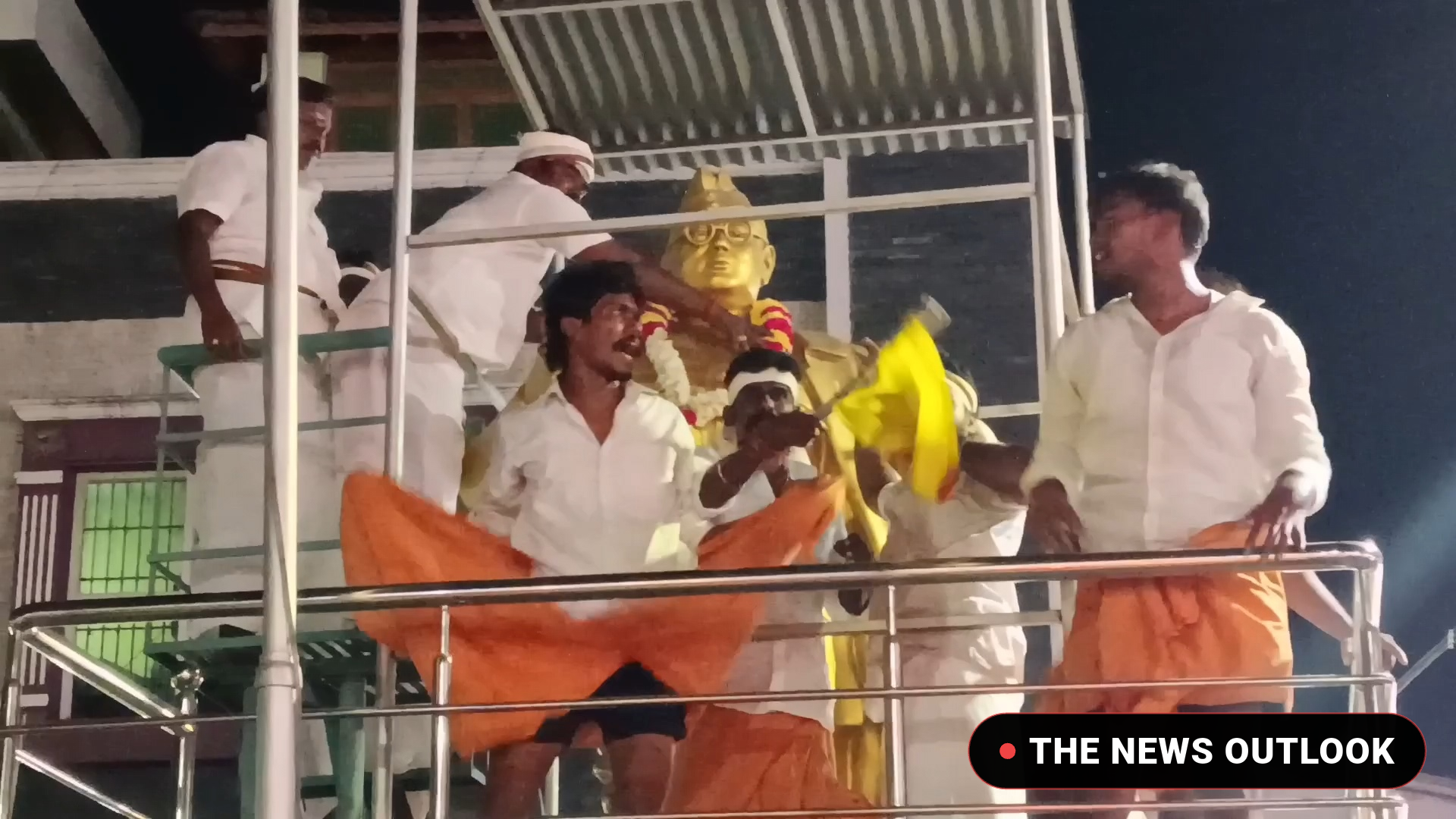 நாமக்கல்லில் முக்குலத்தோர் புலிப்படையினர் ஊர்வலம்: கடும் போக்குவரத்து நெரிசல், போலீஸாருடன் வாக்குவாதம் - 3