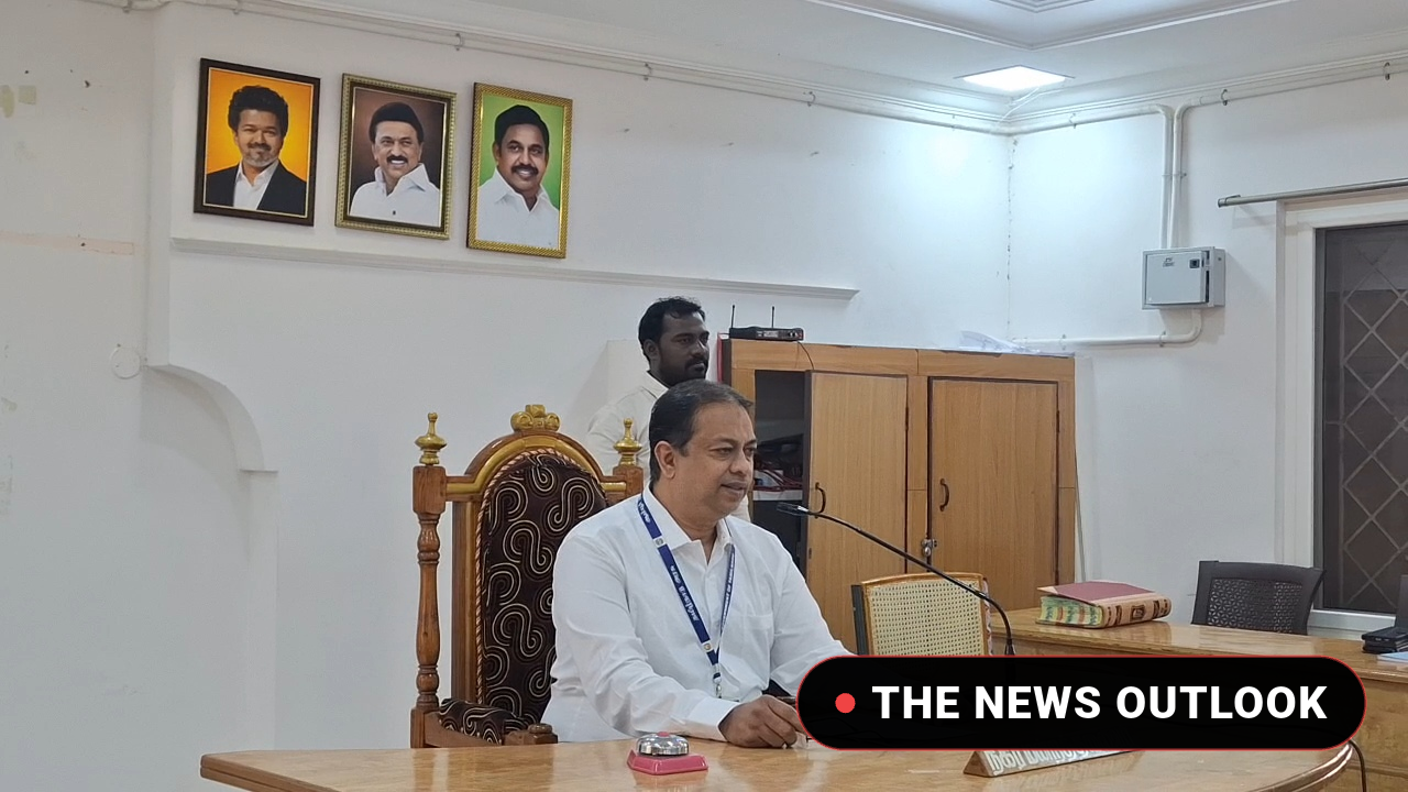 ஆம்பூர் நகராட்சி மன்ற கூட்டம் நகர மன்ற தலைவர் பங்கேற்பு