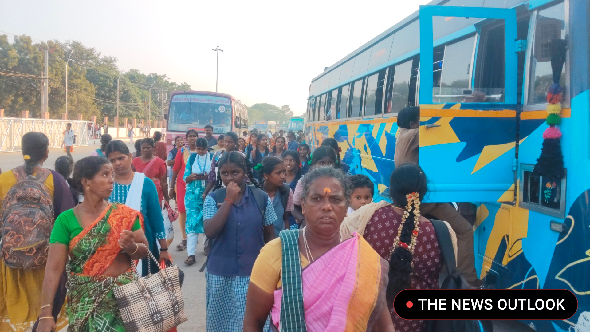 மாணவர்களின் எதிர்காலத்தை விட திறப்பு விழா முக்கியமானதா? வேல்முருகன் கேள்வி - 5