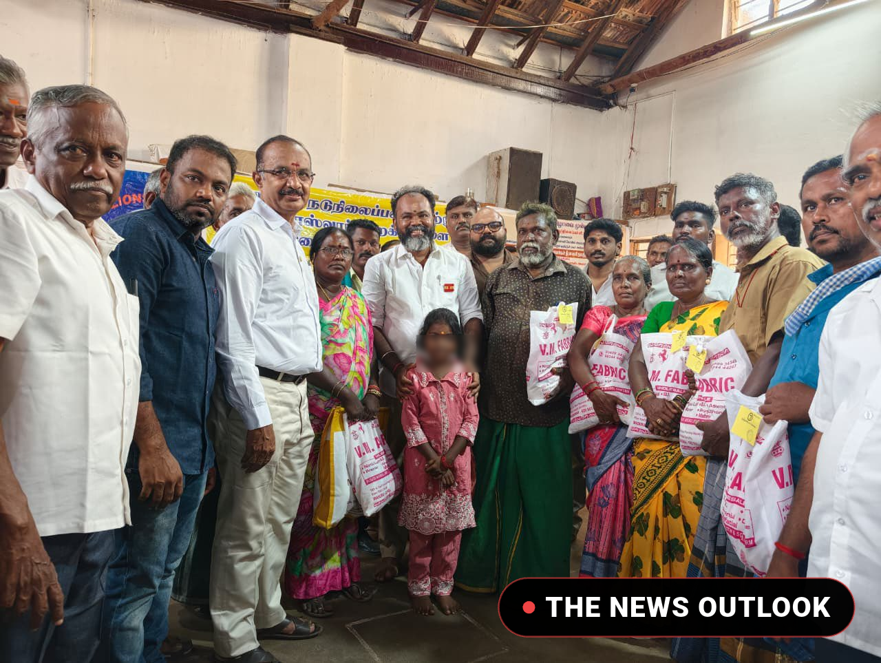 Madurai News: செல்லூரில் மாற்றுத்திறனாளிகளுக்கு தீபாவளி உதவி - MLA விஜய் அன்பன் பங்கேற்பு