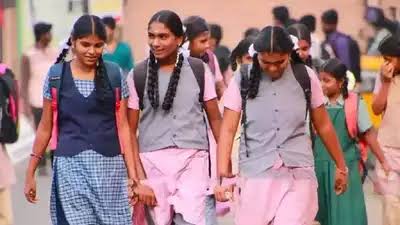 பள்ளி மாணவர்களுக்கு சனிக்கிழமை விடுமுறை? அரசு பரிசீலனை!