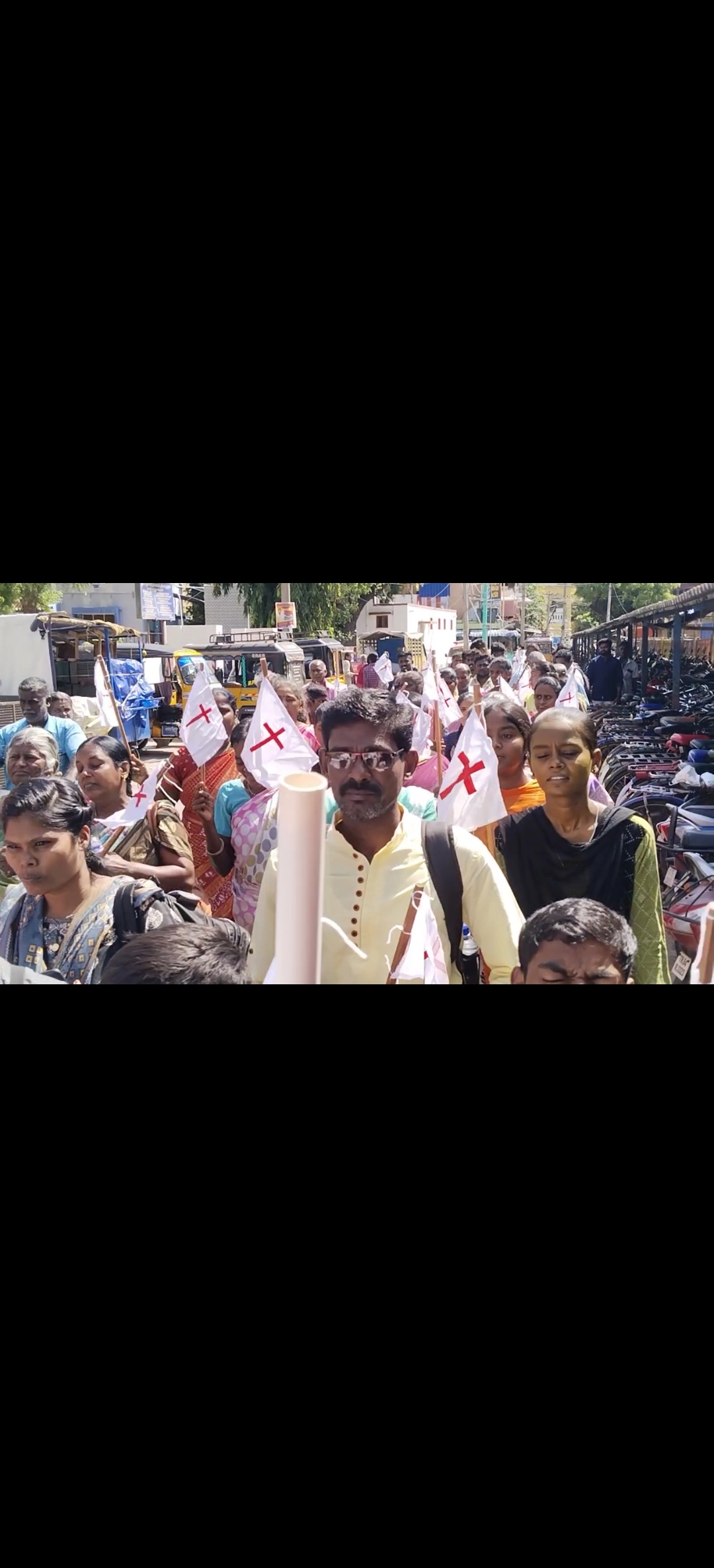 விருதுநகர் மாவட்டம் சிவகாசி அருகே சாட்சியாபுரத்தில் 136வது தவச உற்சவ பண்டிகை கொடியேற்றத்துடன் துவங்கியது!