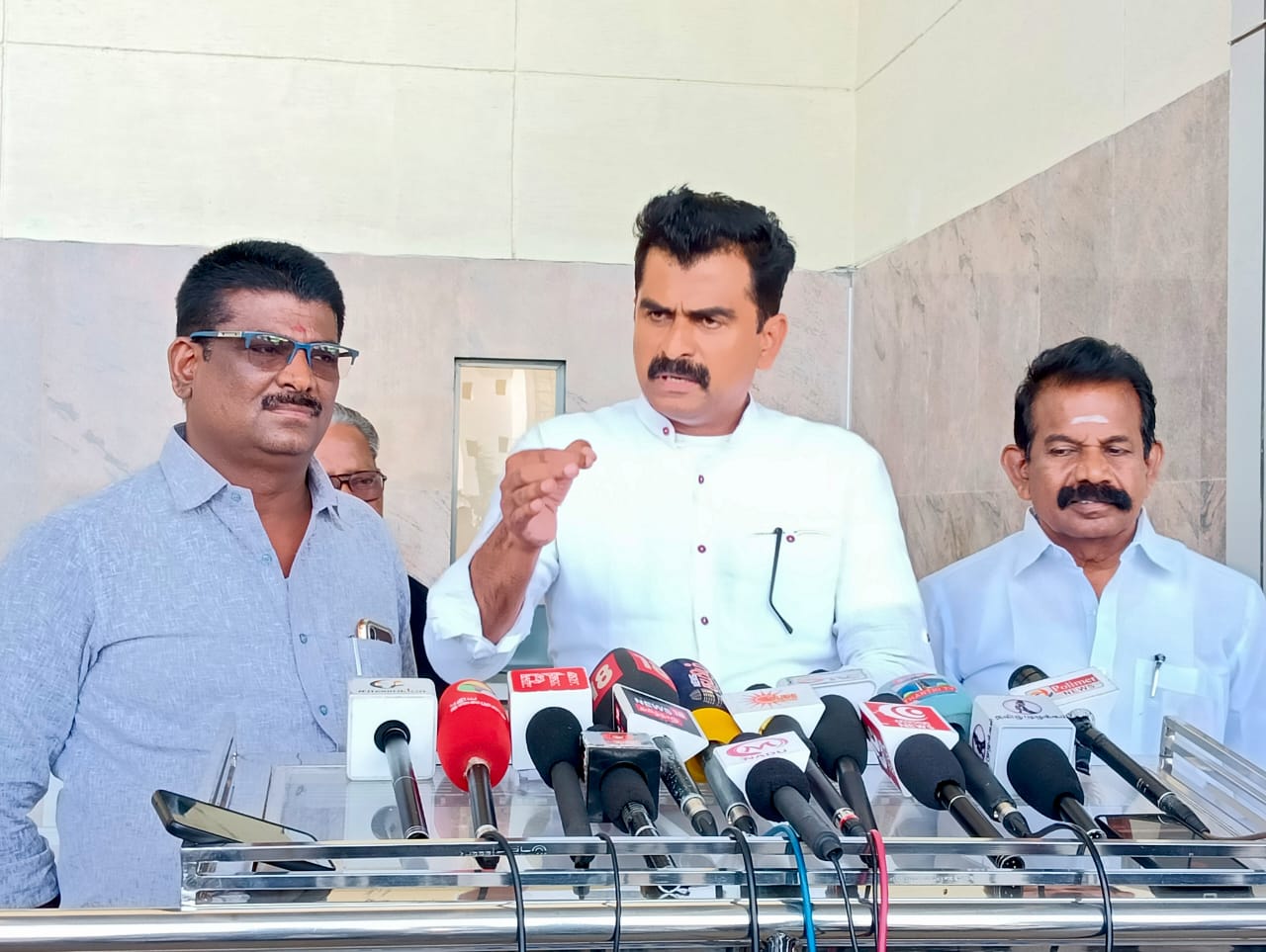 தமிழ்நாட்டில் இல்லாத மாற்றத்தை விஜய் கொண்டுவந்துள்ளார் அதனால் அவருக்கு நாங்கள் துணை நிற்கிறோம் - துரை வைகோ பேட்டி