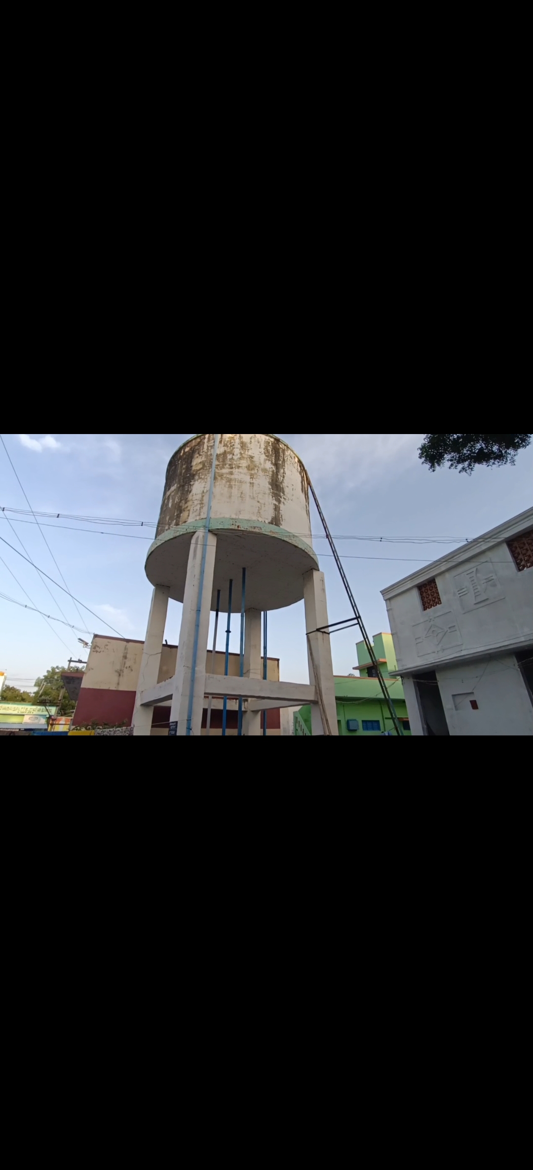 விருதுநகர் மாவட்டம் வத்திராயிருப்பு அருகே இடிந்து விழும் நிலையில் உள்ள மேல்நிலை நீர் தேக்கத் தொட்டியை சீரமைத்து தர அப்பகுதி மக்கள் கோரிக்கை..