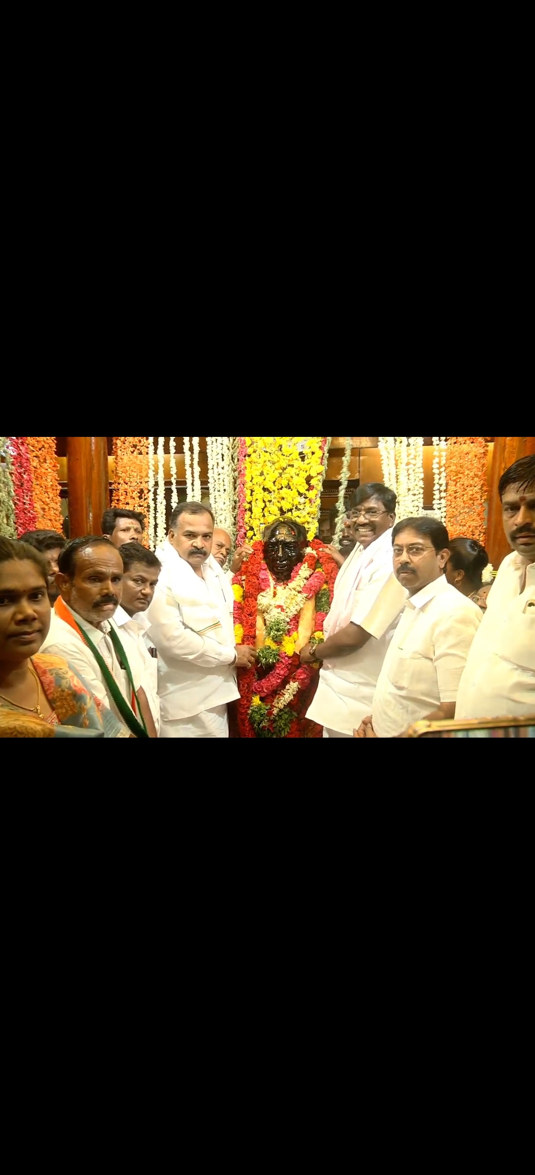 "பெருந்தலைவர் காமராஜரின் 124-ஆவது பிறந்த நாளா காங்கிரஸ் கட்சியின் சார்பில் மரியாதை.