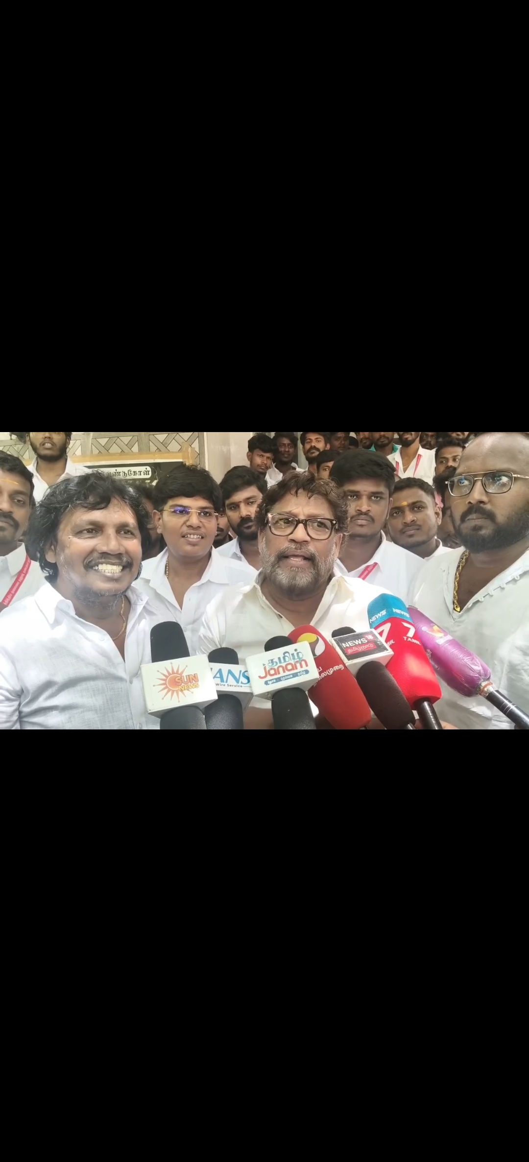 நடிகர் தனுஷ் பிறந்தநாள்: தமிழகம் முழுவதும் நலத்திட்ட உதவிகள் வழங்க ரசிகர் மன்ற கூட்டத்தில் தீர்மானம்