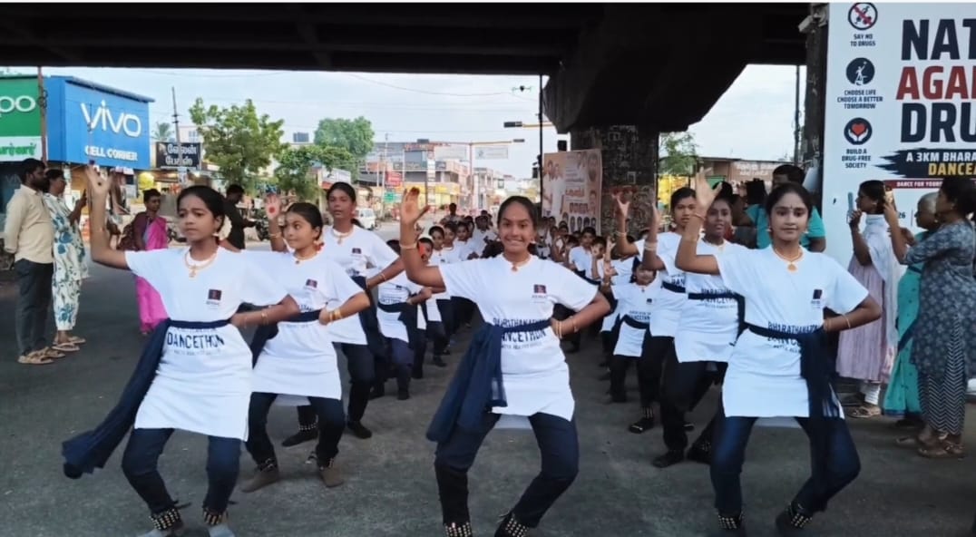 போதைப்பொருள் ஒழிப்பு விழிப்புணர்வு: கோவையில் பரதநாட்டிய மாரத்தான் நடத்தி மாணவர்கள் சாதனை!