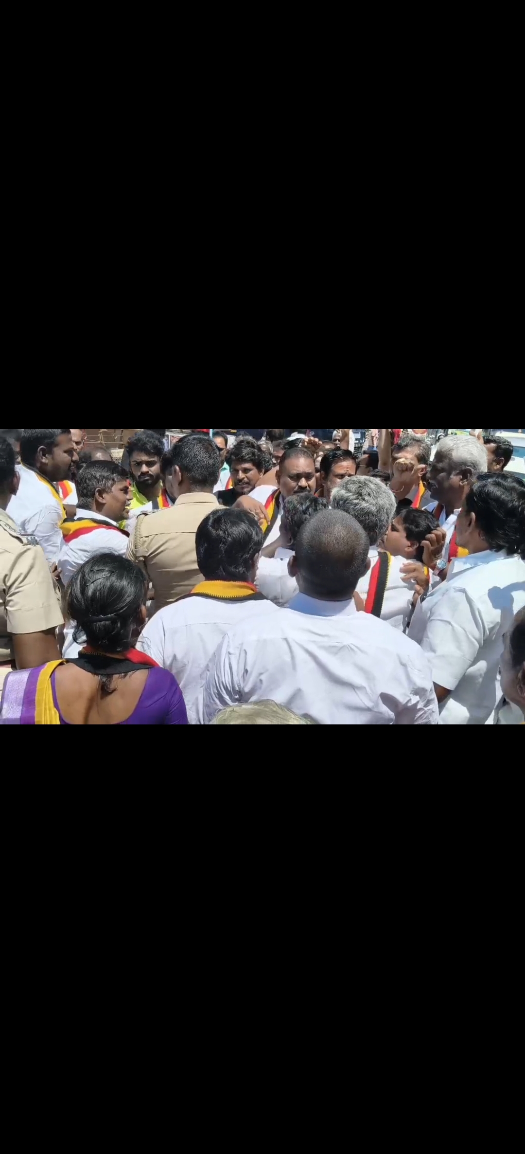 விருதுநகரில் ‘ஜனநாயகன்’ திரைப்பட காட்சியில்: விஜயபிரபாகரன் தோல்வி குறித்து வீடியோ ஒளிபரப்பு - திரையரங்கை முற்றுகையிட முயன்ற  50 க்கும் மேற்பட்ட தேமுதிகவினர் கைது