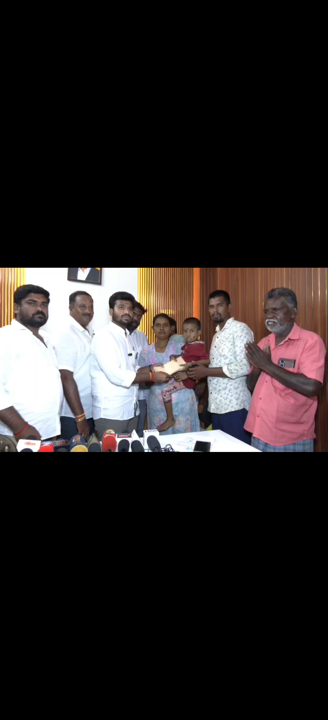 சிறுமிக்கு மருத்துவ உதவி: தேமுதிகவிடம் மன்னிப்பு கோரிய விருதுநகர் எம்.எல்.ஏ எஸ்.பி.செல்வம்!