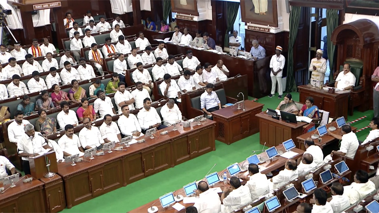 தமிழக பட்ஜெட்: இலவச லேப்டாப், தங்கம் - 5 முக்கிய அறிவிப்புகள்!