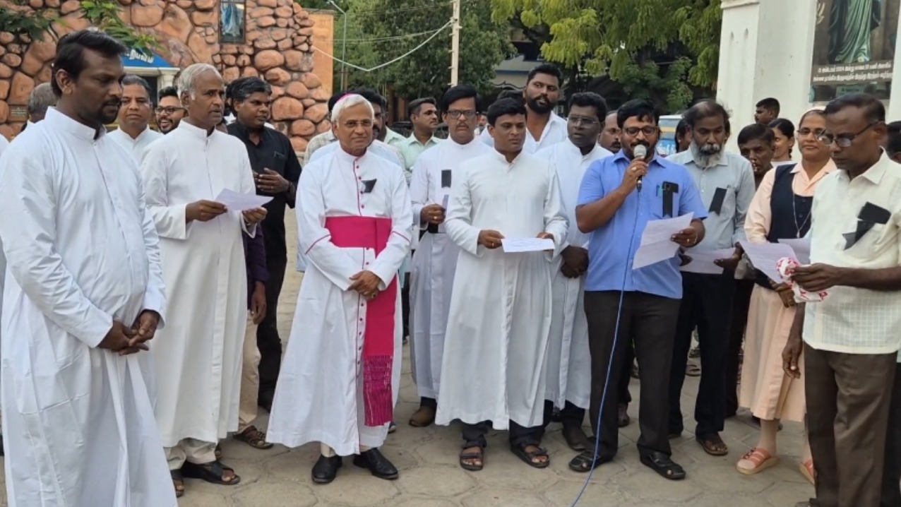 தலித் கிறிஸ்தவர்களை அட்டவணைப் பட்டியலில் சேர்க்க வலியுறுத்தி கருப்புக்கொடி போராட்டம்