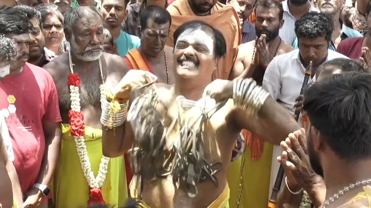 சொரிமுத்து அய்யனார் கோவிலில் ஆடி அமாவாசை விழா!