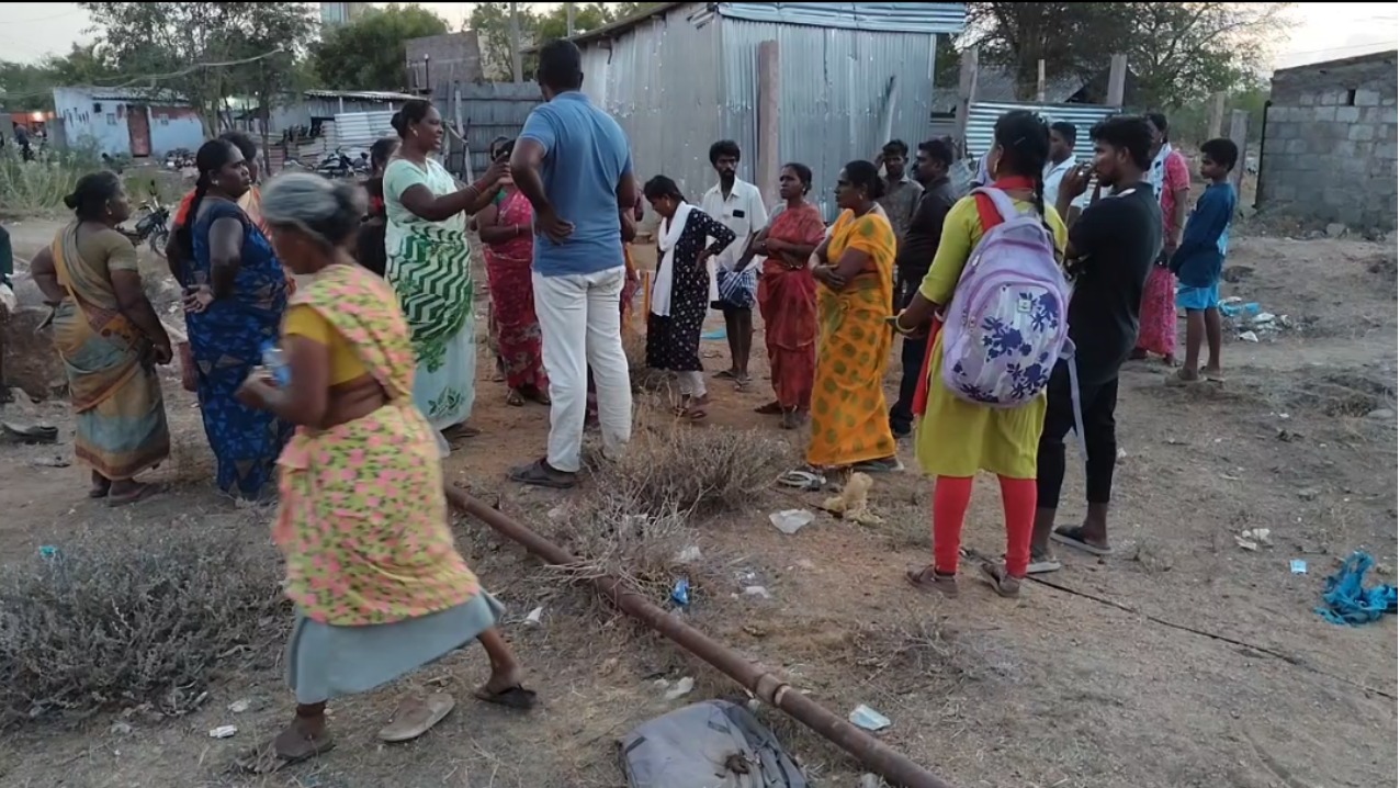 அரசு நிலத்தை ஆக்கிரமிக்க பொதுமக்கள் முயற்சி!