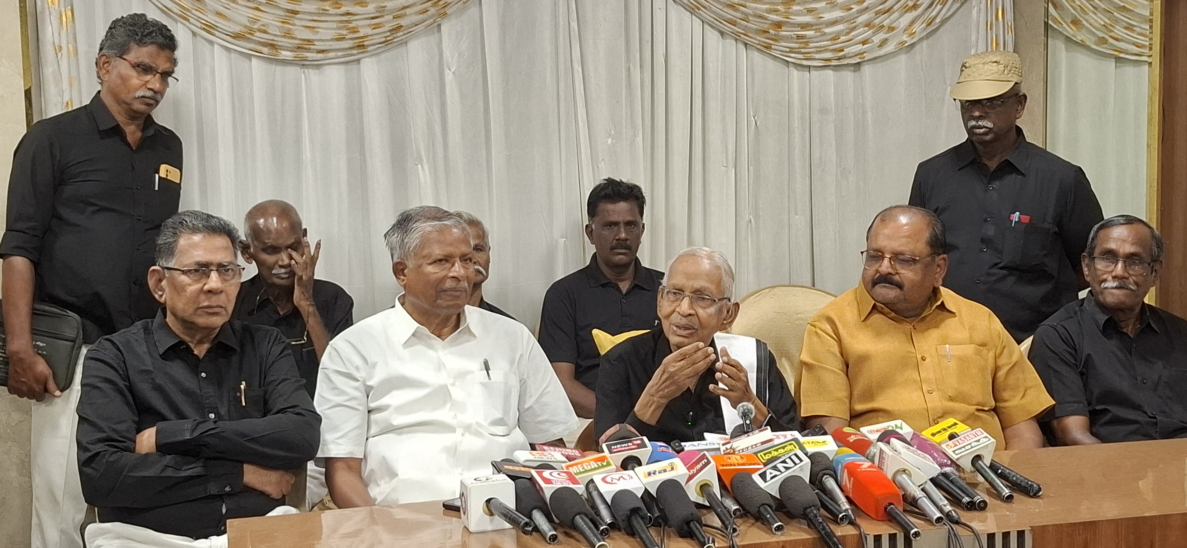 தமிழகத்தில் சட்டம்-ஒழுங்குக்கு அவகாசம் கேட்க முடியாது: நெல்லையில் கீ.வீரமணி விமர்சனம்!