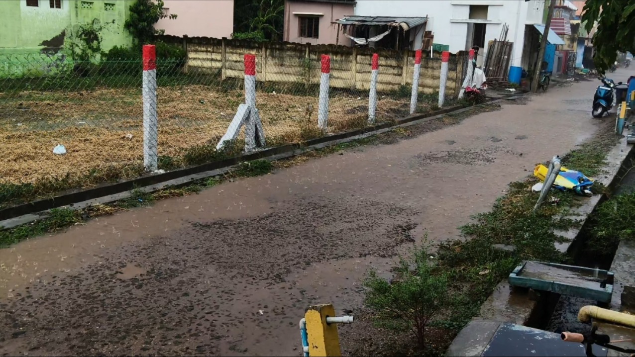 விருதுநகர் மற்றும் சுற்றுவட்டாரப் பகுதிகளில் மழை: வெயிலின் தாக்கத்திற்கு பின் குளுமையான சூழல்!