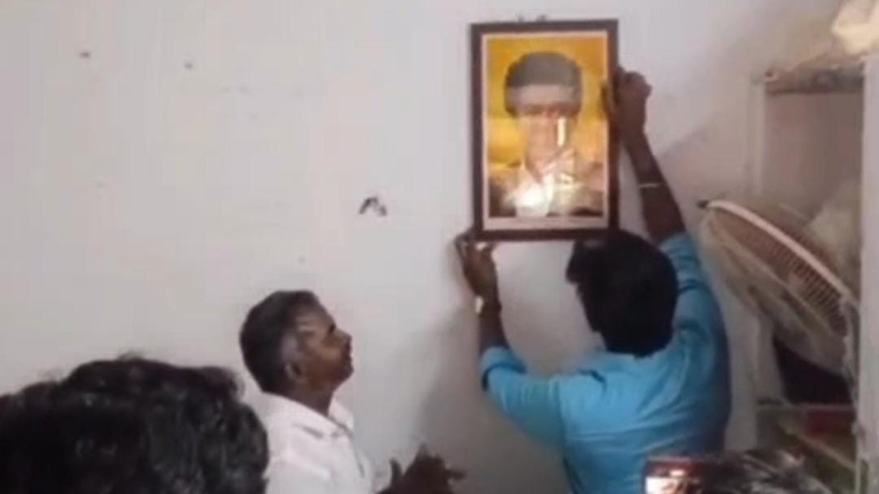 நியாயவிலைக் கடையில் தவெக நிகழ்ச்சி: அருப்புக்கோட்டையில் சர்ச்சை!