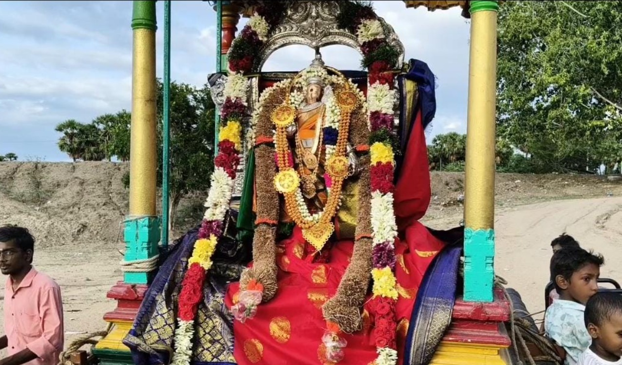 திருச்சுழி குண்டாற்றில் வெகு விமரிசையாக நடைபெற்ற பிட்டுத் திருவிழா!