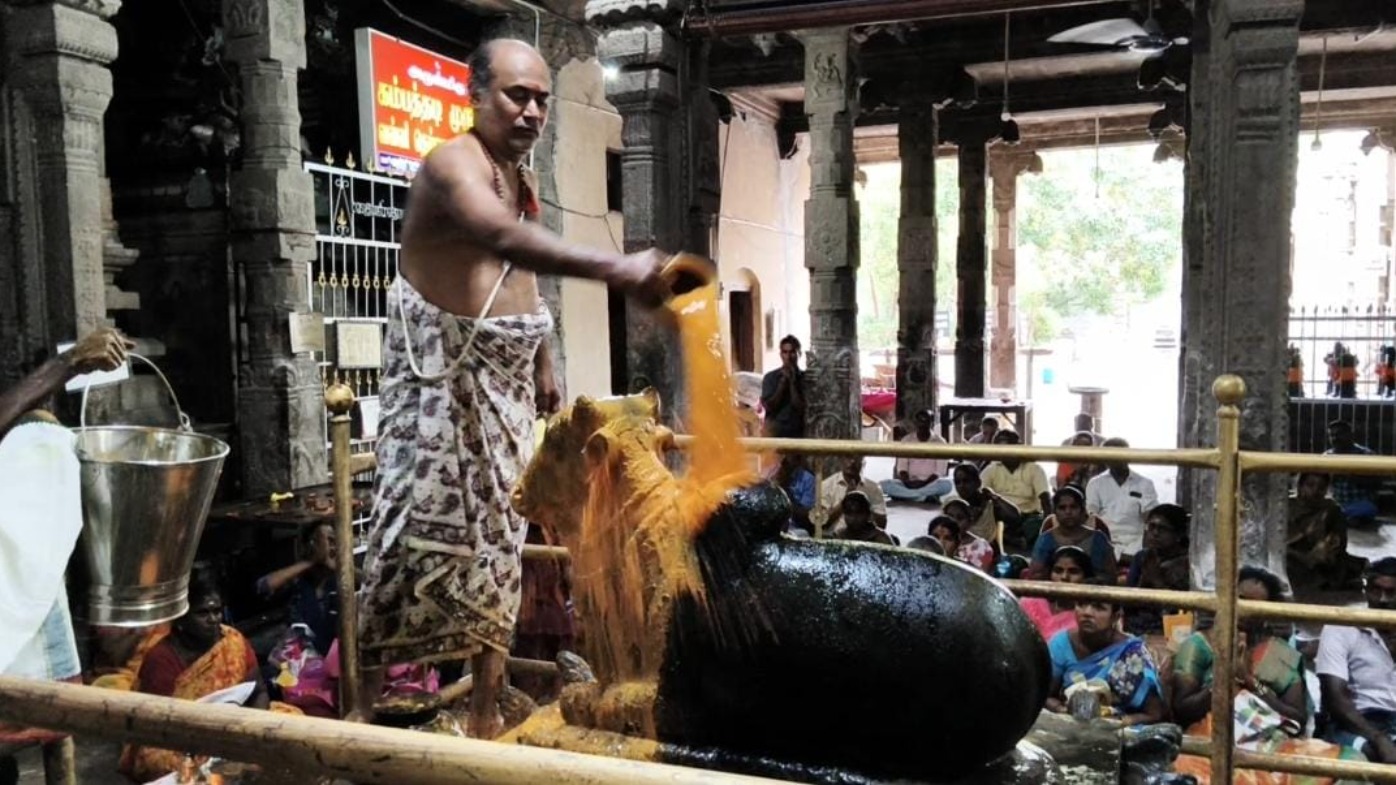 திருச்சுழி திருமேனிநாதர் கோவிலில் கோலாகலமாக பிரதோஷ விழா – திரளான பக்தர்கள் தரிசனம்