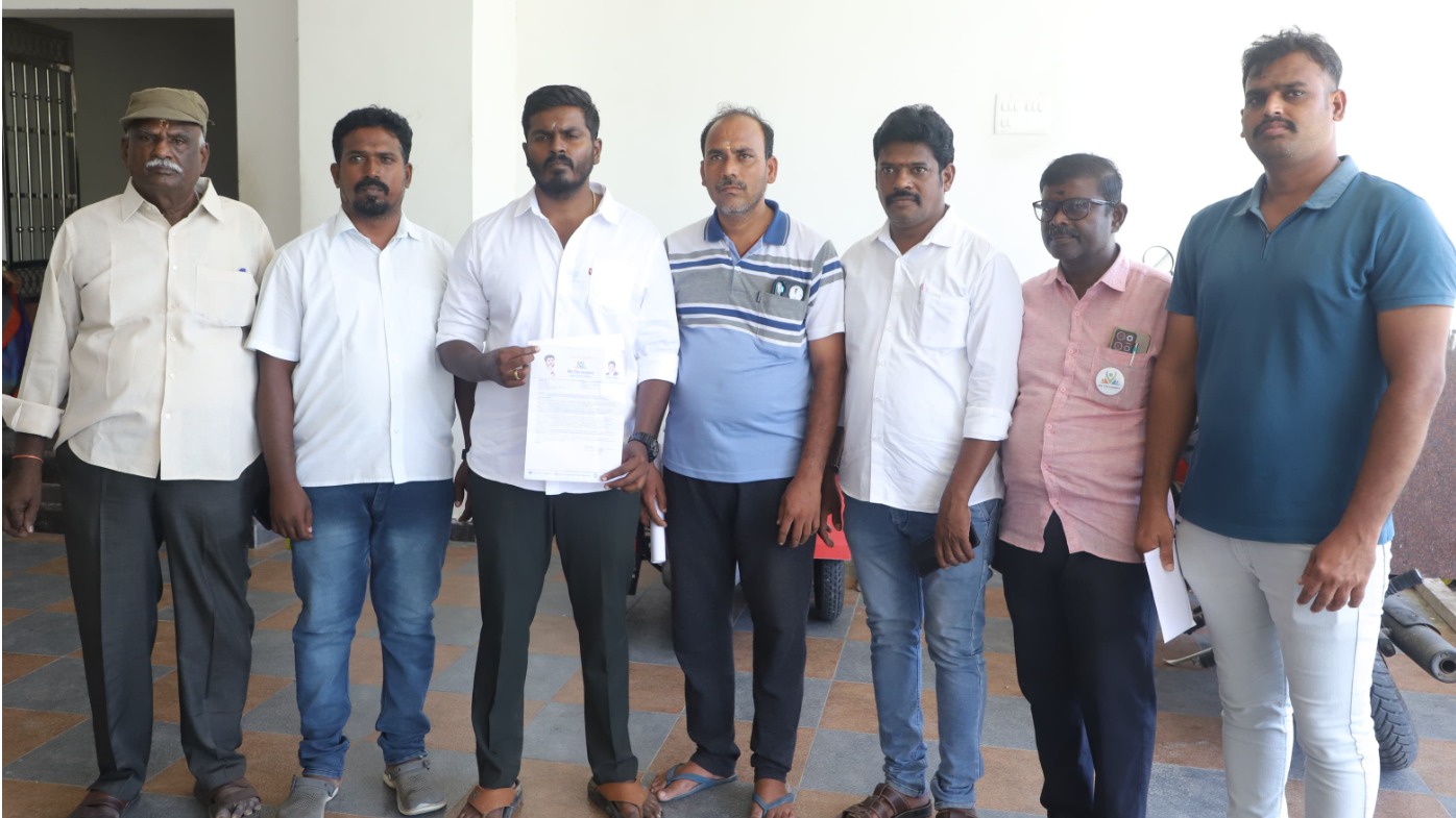 பள்ளப்பட்டியில் குப்பை, கழிவுகளால் பொதுமக்கள் அவதி! நடவடிக்கை கோரி ஆட்சியரிடம் மனு