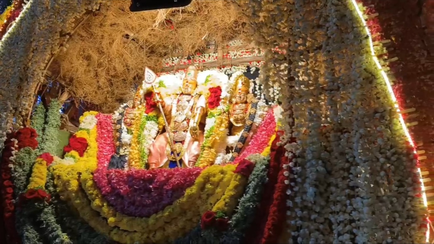 சிவசுப்பிரமணிய சுவாமி கோயில் ஆவணித் திருவிழா: பூப்பல்லக்கில் சுவாமி வீதியுலா; திரளான பக்தர்கள் தரிசனம்!