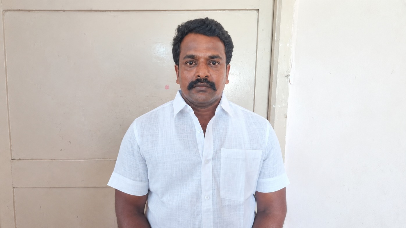 மோட்டார் சைக்கிளில் அரிவாளுடன் சுற்றித்திரிந்த கமுதி இளைஞர் கைது
