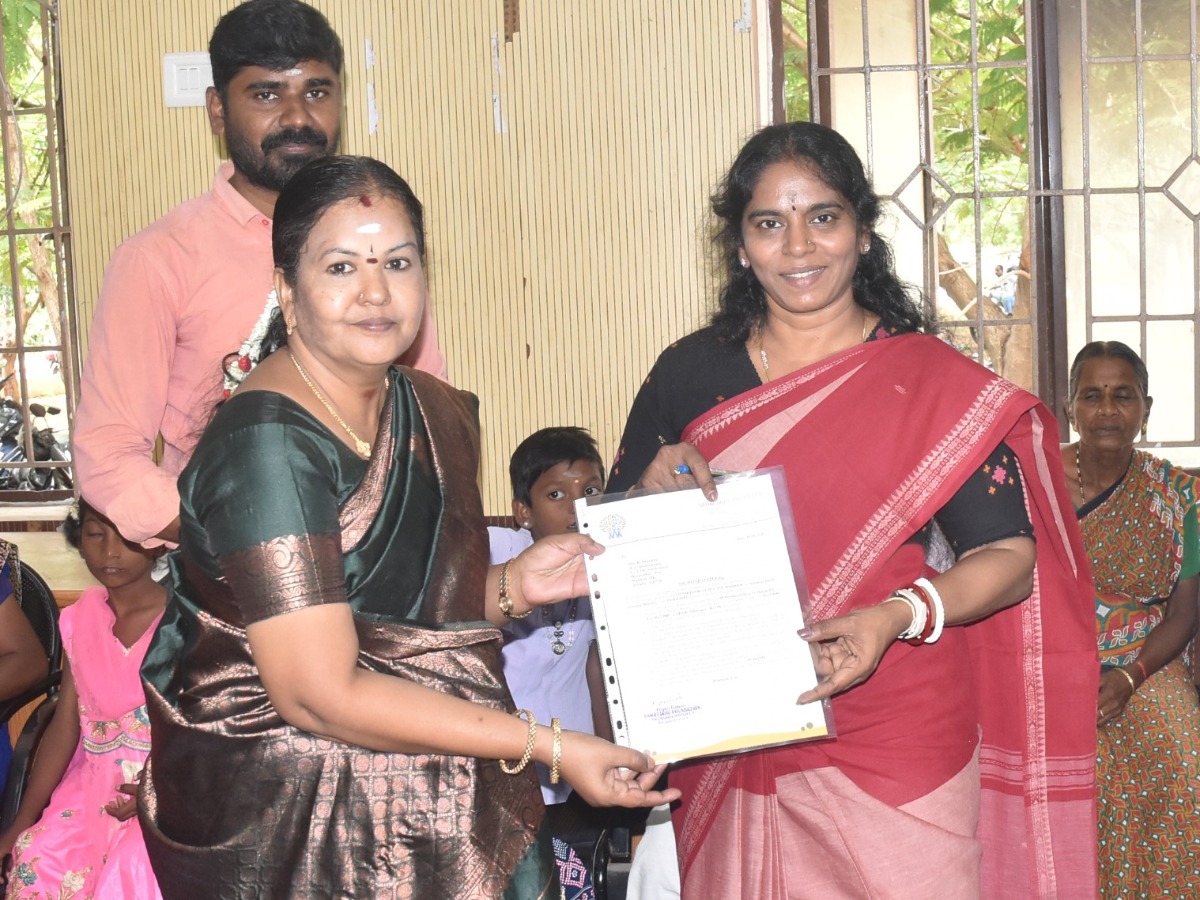 மக்கள் குறைதீர்க்கும் நாள் கூட்டம்: 438 மனுக்கள்பெறப்பட்டு நலத்திட்ட உதவிகள் வழங்கப்பட்டன