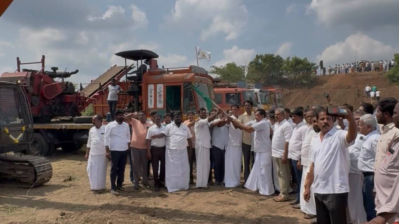 கிணத்துக்கடவு கோதவாடி குளம் சுத்தம் செய்த வீ தா லீடர்ஸ் அமைப்பினர்