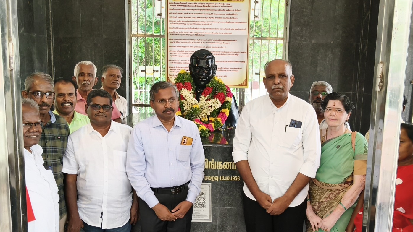 தியாகி சங்கரலிங்கனார் நினைவு தினம்: உருவ சிலைக்கு மாலை அணிவித்து மரியாதை